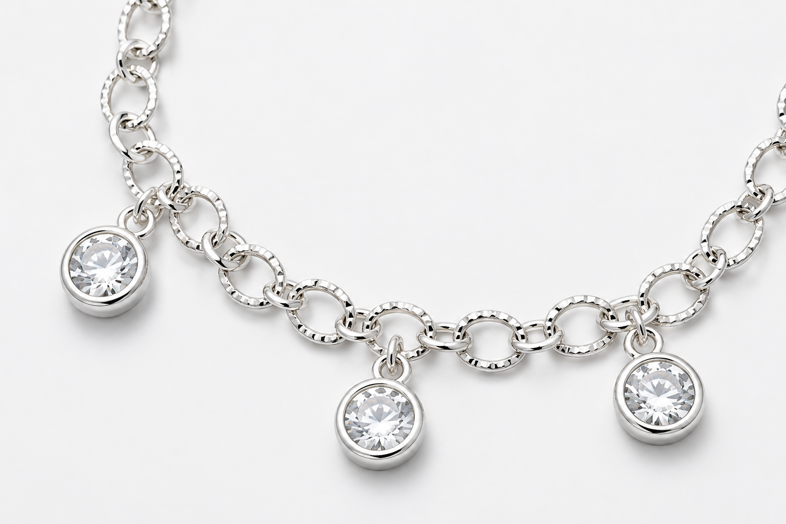 Pulseira Feminina Elos Redondos com Zircônias | Banhada em Prata 925