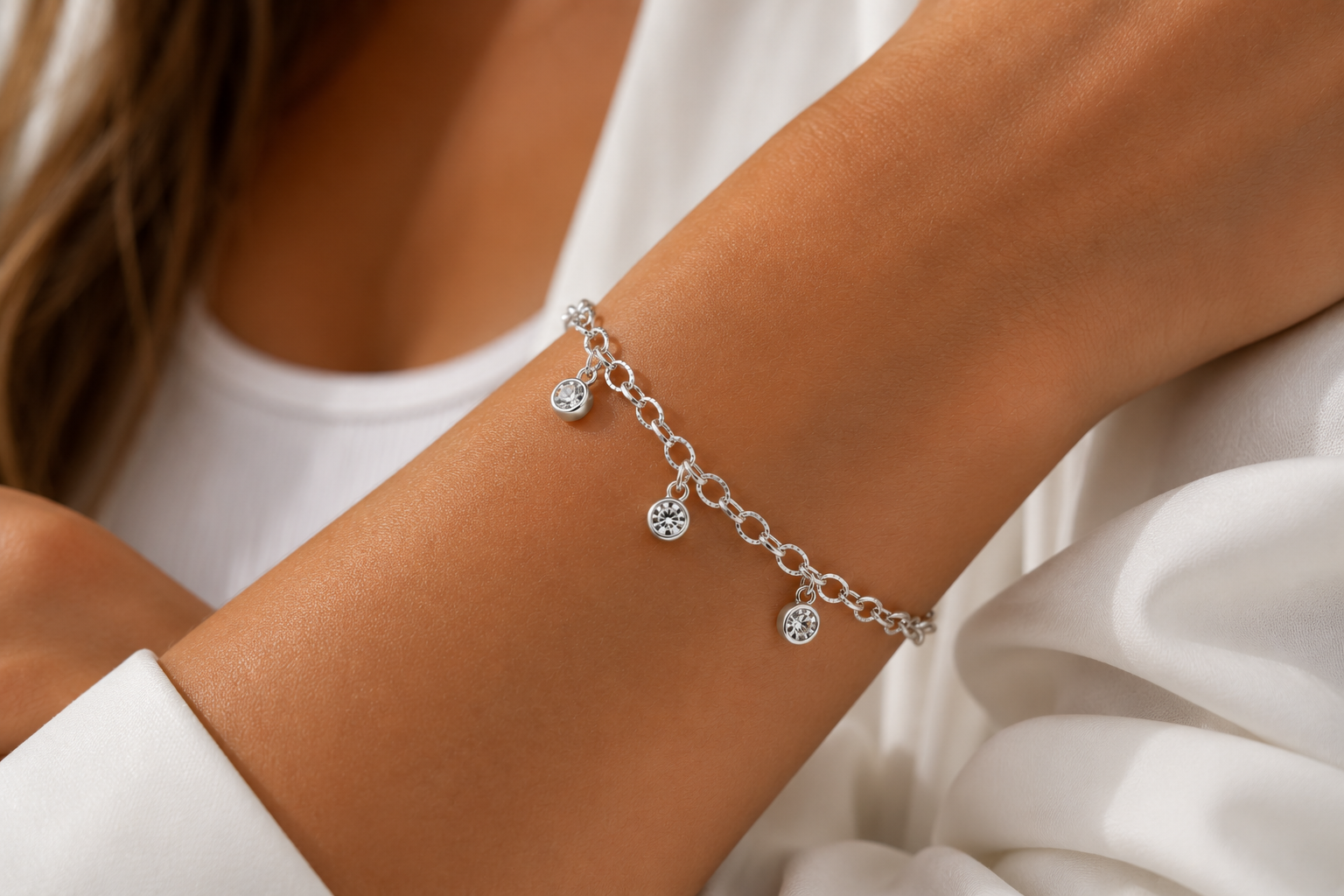 Pulseira Feminina Elos Redondos com Zircônias | Banhada em Prata 925