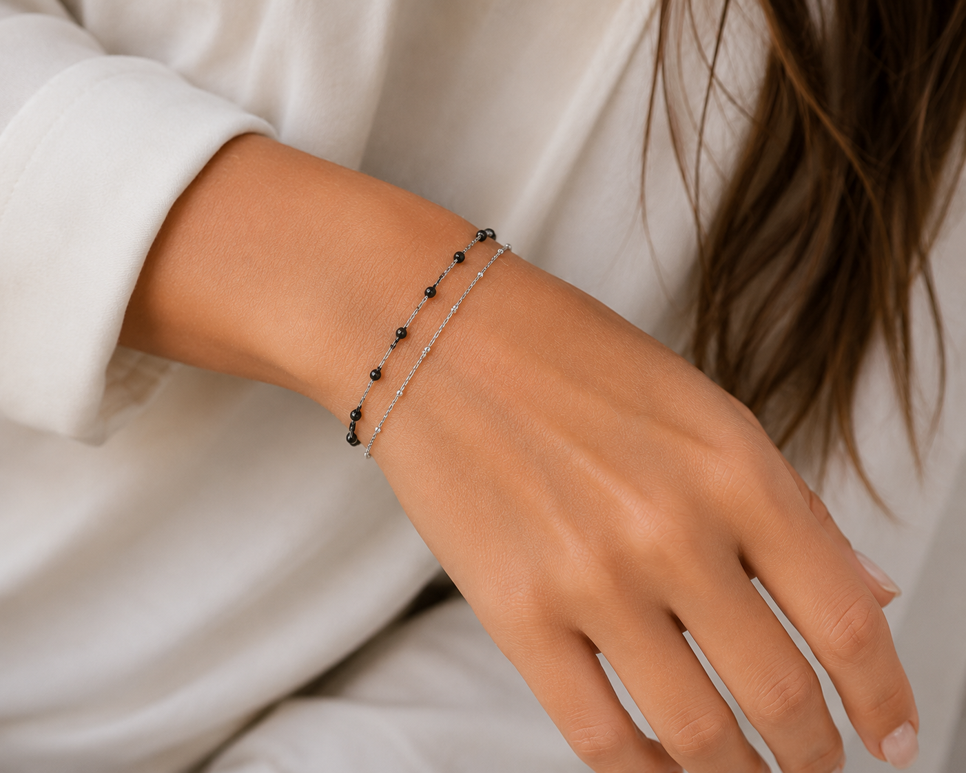 Pulseira Dupla Feminina com Cristais Pretos Banhada em Prata 925